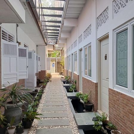 Bu Sepuh Guesthouse Sangkanurip Luaran gambar