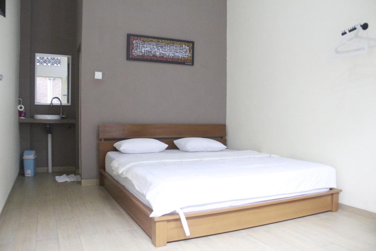 Bu Sepuh Guesthouse Sangkanurip Luaran gambar