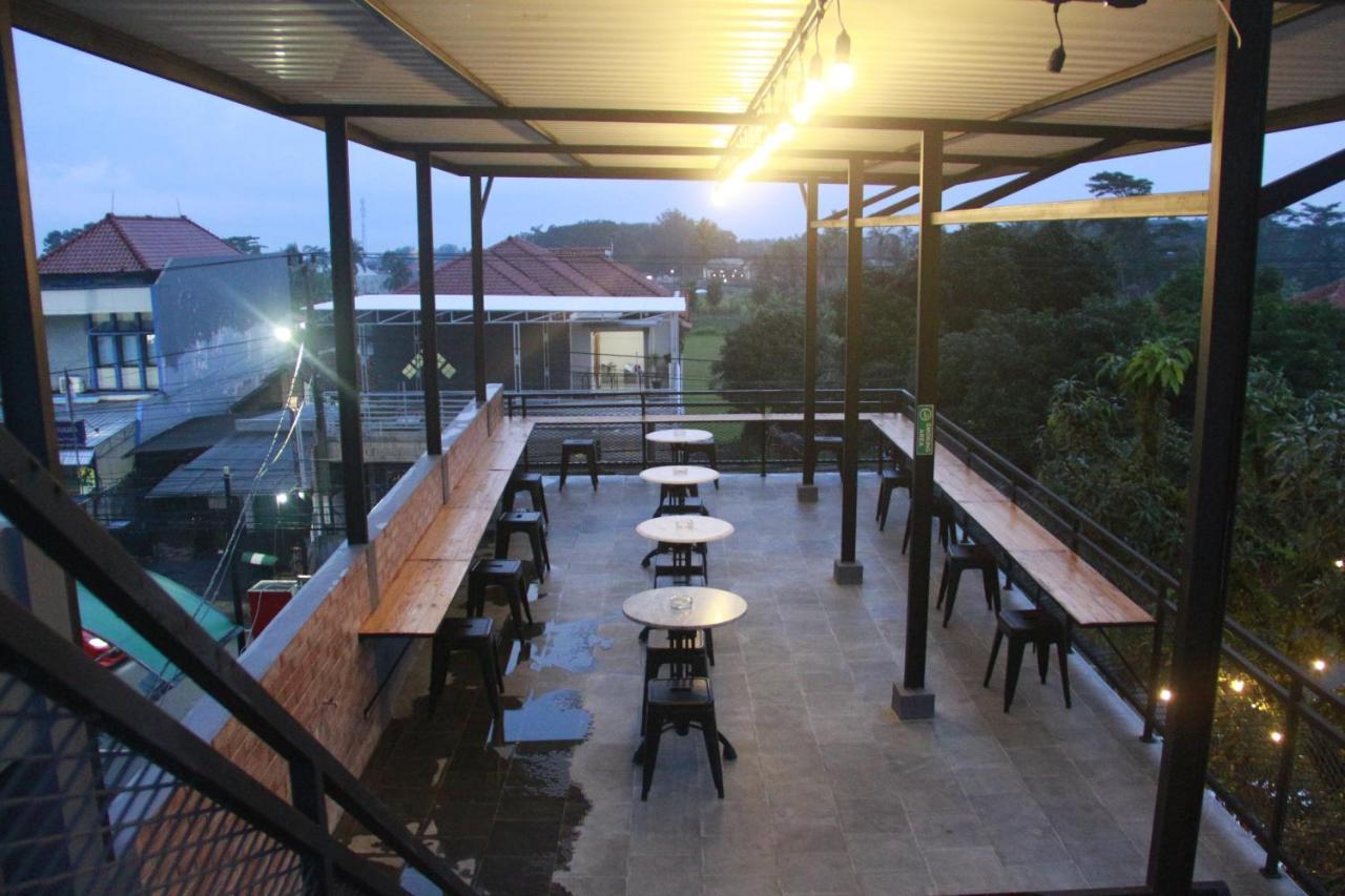 Bu Sepuh Guesthouse Sangkanurip Luaran gambar