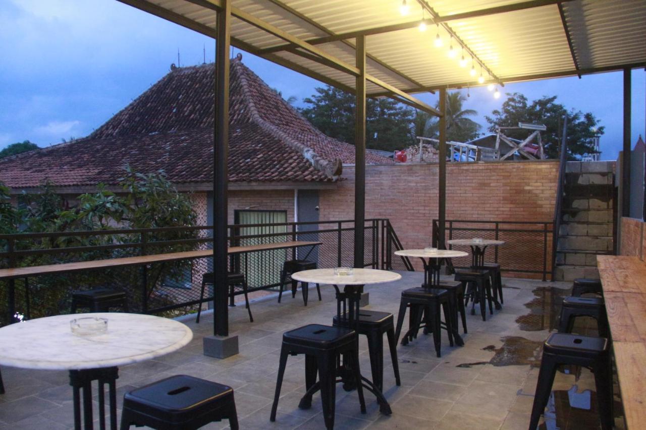 Bu Sepuh Guesthouse Sangkanurip Luaran gambar
