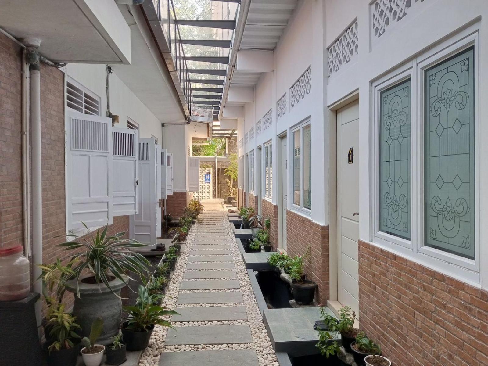 Bu Sepuh Guesthouse Sangkanurip Luaran gambar